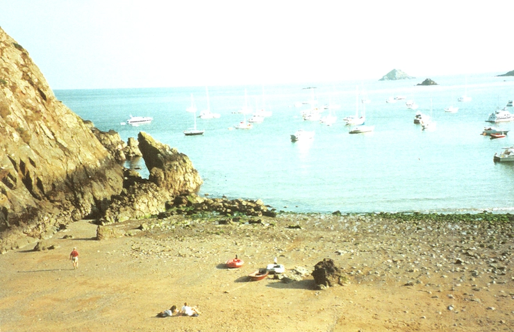 The anchorage in Dixcart Bay